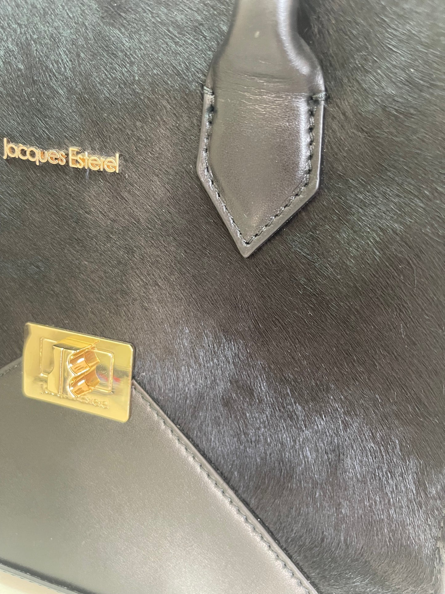 Sac porte main Trapèze en cuir eu Poulin Noir by Jacques Esterel