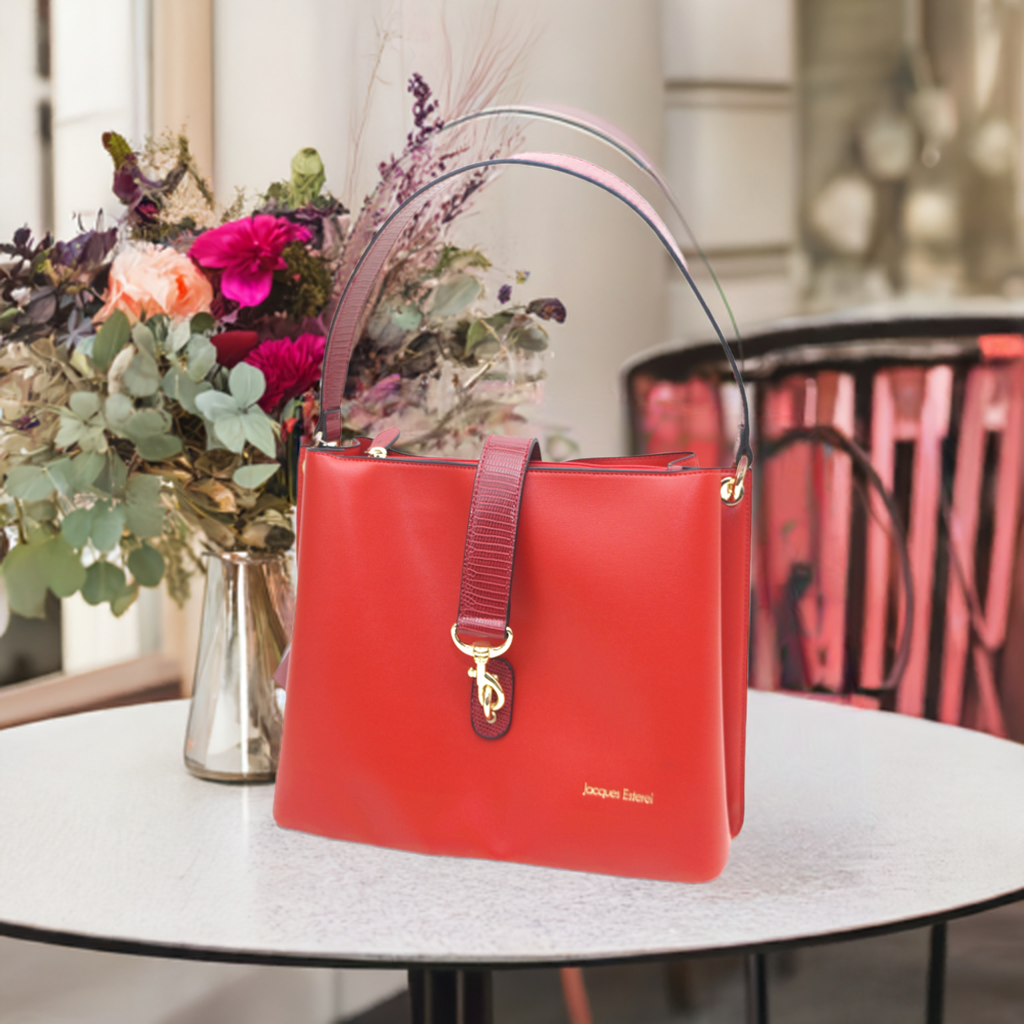 Titre : Nîmes, l'Allure Bohème Chic : Le Nouveau Sac Bourse Signé Jacques Esterel, , Sac à Elle, Sac, BAGAGE, TED LAPIDUS JACQUES ESTEREL, STEVE MADDEN