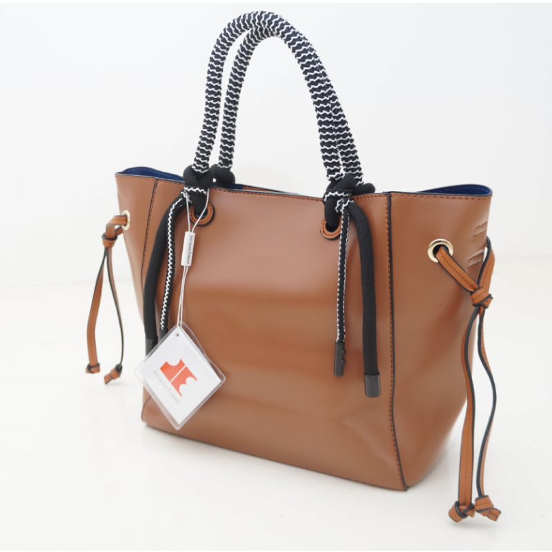 Le sac cabas Romy Rouge : votre nouveau compagnon au quotidien, , Sac à Elle, Sac, BAGAGE, TED LAPIDUS JACQUES ESTEREL, STEVE MADDEN