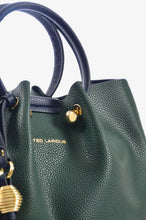 تحميل الصورة إلى المعرض ، Sac &agrave; Dos et Porte-Main Gretel rouge by Ted Lapidus  Le 3-en-1 Parfait, Vert, Sac &Atilde;&nbsp; Elle, Sac, BAGAGE, TED LAPIDUS JACQUES ESTEREL, STEVE MADDEN
