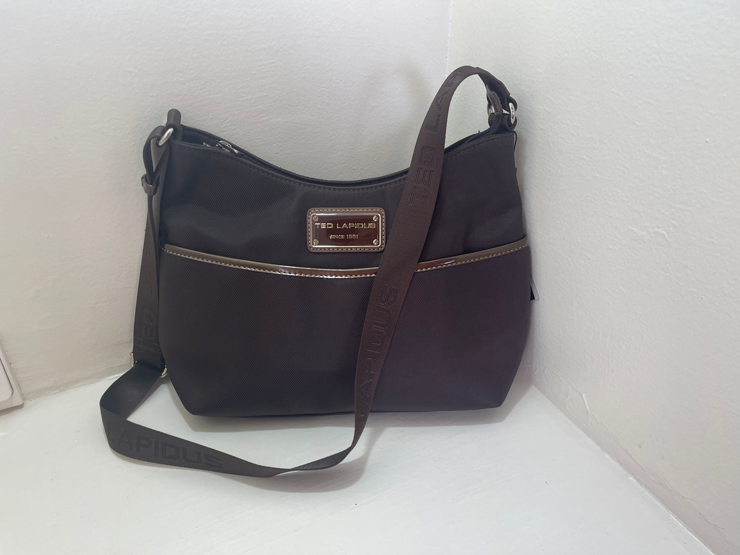 Sac Bandoulière Ted Lapidus : L'Allure Urbaine Chic pour Vos Aventures Quotidiennes