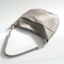 تحميل الصورة إلى المعرض ، Sac Loren en cuir  by Laura Di Maggio, , Sac &Atilde;&nbsp; Elle, Sac, BAGAGE, TED LAPIDUS JACQUES ESTEREL, STEVE MADDEN