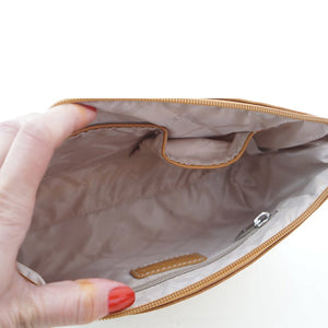 Trousse Demie Lune Fidelio Ted Lapidus Paris : &Eacute;l&eacute;gance et Praticit&eacute; pour Vos Essentiels Beaut&eacute;, , Sac &Atilde;&nbsp; Elle, Sac, BAGAGE, TED LAPIDUS JACQUES ESTEREL, STEVE MADDEN