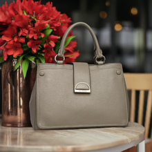 Charger l&#39;image dans la galerie, Sac port&eacute; &eacute;paule Gen&egrave;ve by Ted Lapidus : Un classique intemporel, , Sac &Atilde;&nbsp; Elle, Sac, BAGAGE, TED LAPIDUS JACQUES ESTEREL, STEVE MADDEN