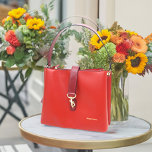تحميل الصورة إلى المعرض ، Titre : N&icirc;mes, l&#39;Allure Boh&egrave;me Chic : Le Nouveau Sac Bourse Sign&eacute; Jacques Esterel, , Sac &Atilde;&nbsp; Elle, Sac, BAGAGE, TED LAPIDUS JACQUES ESTEREL, STEVE MADDEN