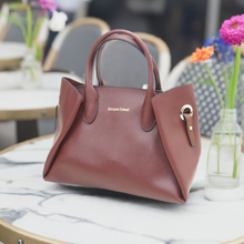 تحميل الصورة إلى المعرض ، Sac polochon Oroshi marron by Jacques Esterel, , Sac &Atilde;&nbsp; Elle, Sac, BAGAGE, TED LAPIDUS JACQUES ESTEREL, STEVE MADDEN