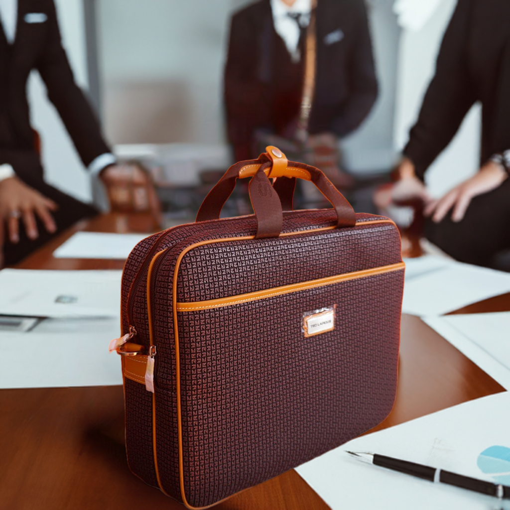 Porte Ordinateur Fidelio by TED LAPIDUS - sacaelle