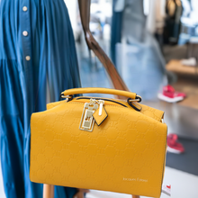 تحميل الصورة إلى المعرض ، Sac polochon Ylonna Jacques Esterel Jaune, , Sac &Atilde;&nbsp; Elle, Sac, BAGAGE, TED LAPIDUS JACQUES ESTEREL, STEVE MADDEN